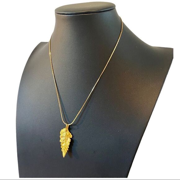 Yellow Gold Toned Elm Leaf Pendant Necklace. - Picture 2 of 4